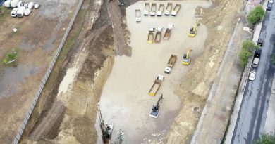 Şantiye alanı göle döndü, 11 hafriyat kamyonu ve 4 iş makinesi su altında kaldı