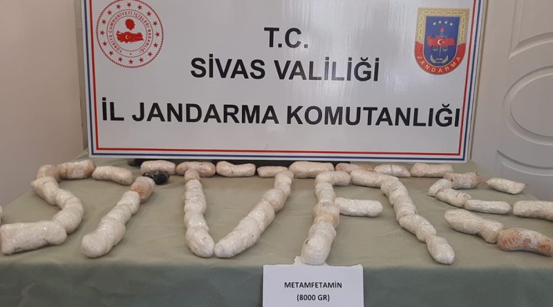 Sivas’ta arama yapılan tırdan 8 kilo metamfetamin çıktı