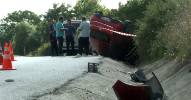 Sultangazi’de virajı dönemeyen otomobil takla attı: 1 yaralı