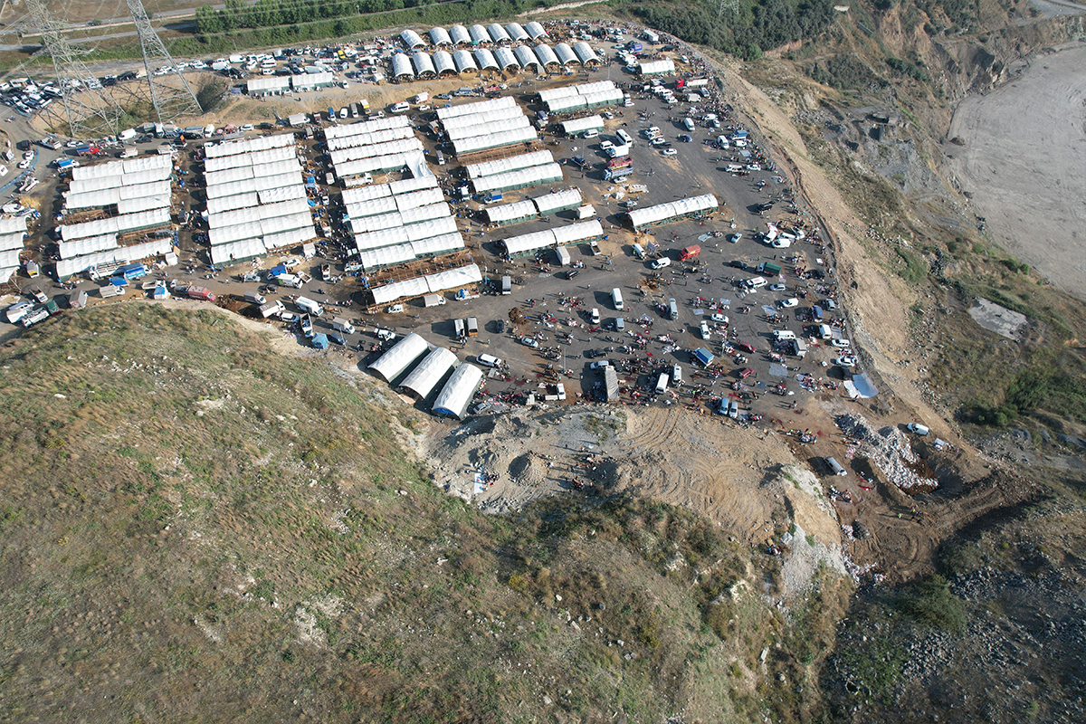 Sultangazi kurban pazarında yoğunluk havadan görüntülendi