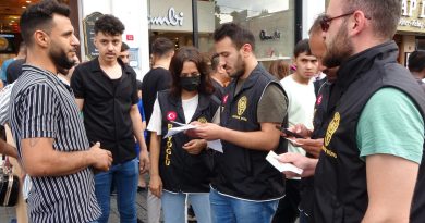 Taksim’de kayıt dışı göçmen denetimi: 30 kişi sınır dışı edilmek üzere alındı