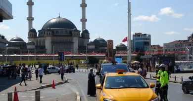 Taksimde kurallara uymayan taksicilere ceza yağdı