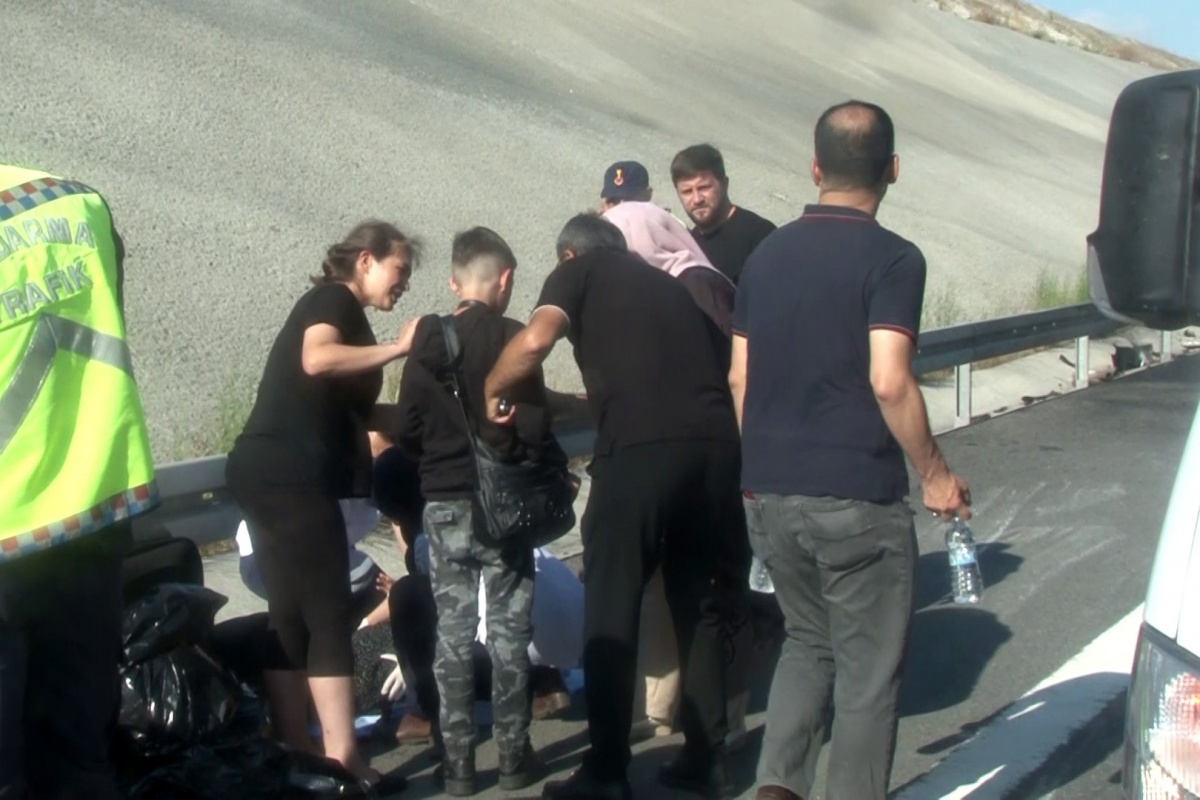 Türkiye'ye bayramlaşmaya gelen gurbetçi aile kaza yaptı: 1'i çocuk 2 yaralı