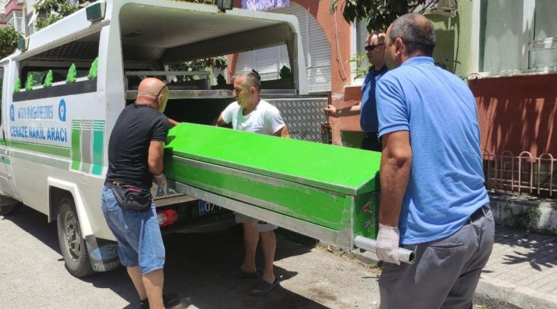 Yalnız yaşayan yaşlı adam evinde ölü bulundu!