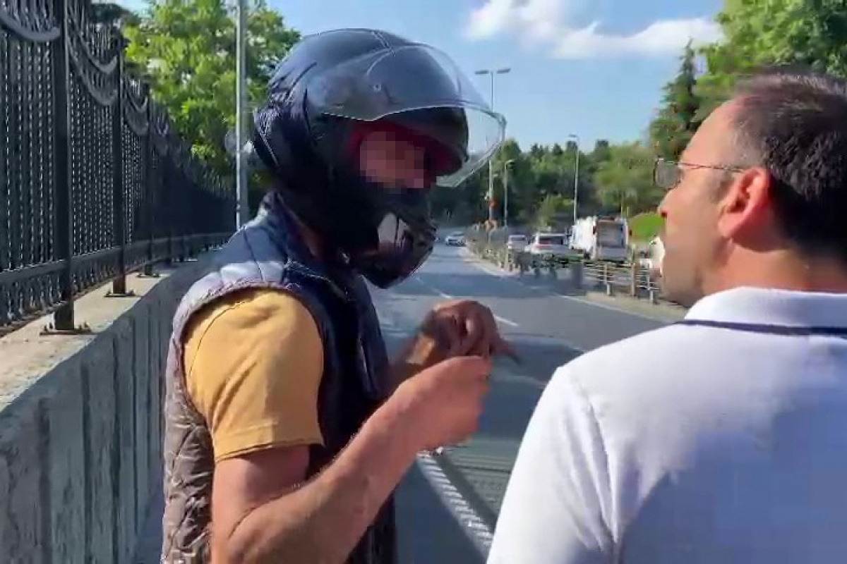 Yolda kaldım diyerek dilendi, kendisini görüntüleyen gazetecileri tehdit etti